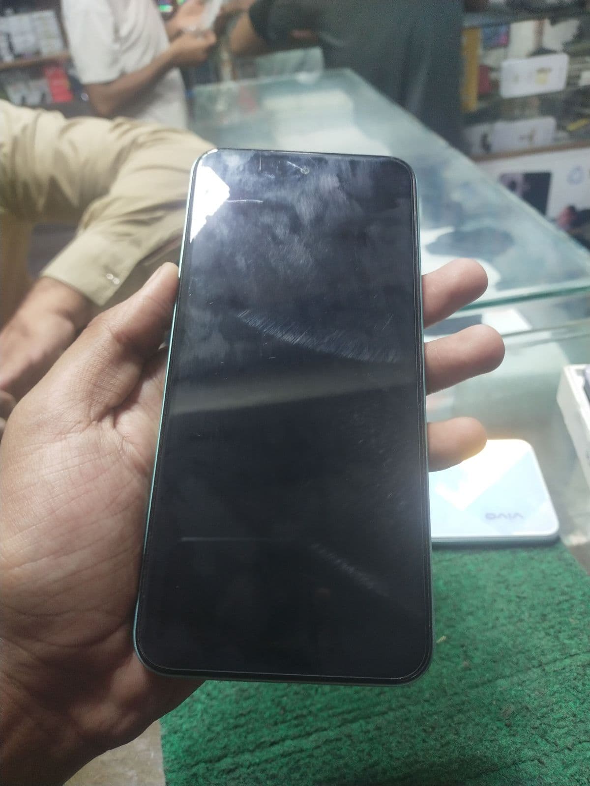 Tecno Spark Go 1 4GB / 64GB in Glittery White — photo 2