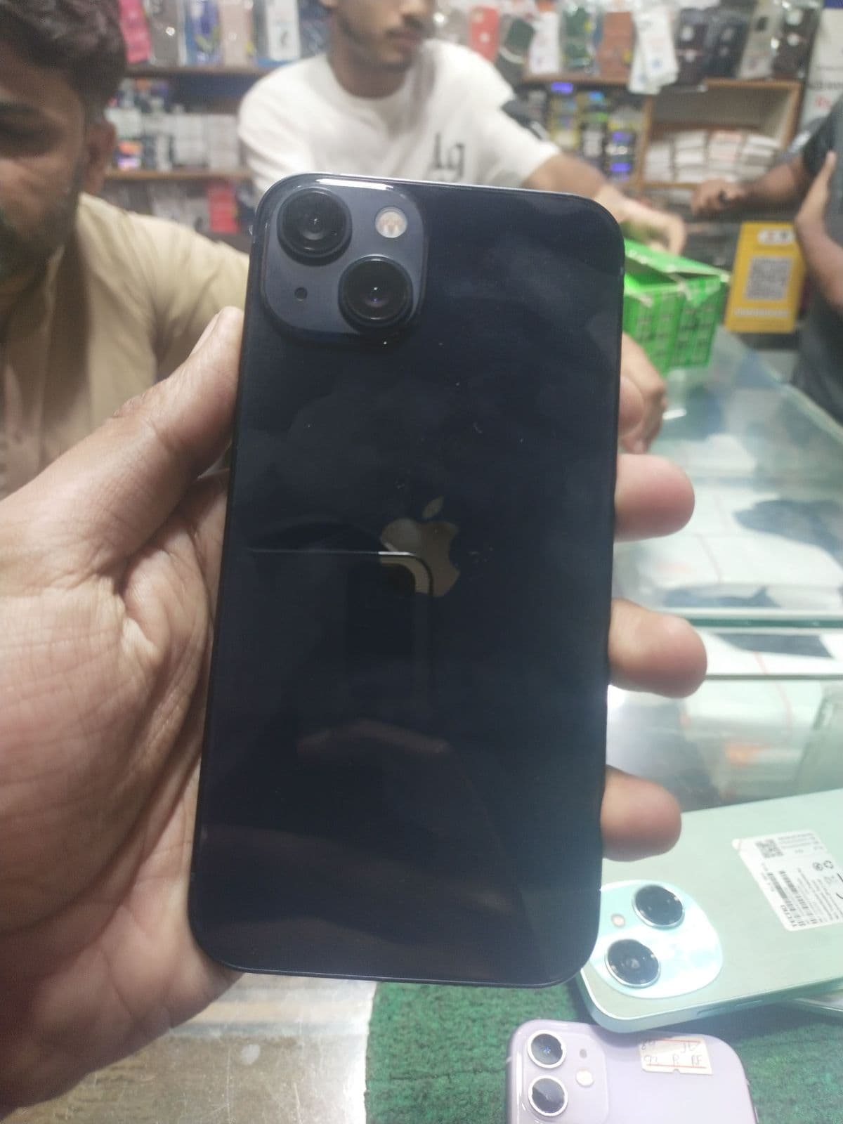Apple iPhone 13 128GB in Blue — photo 2
