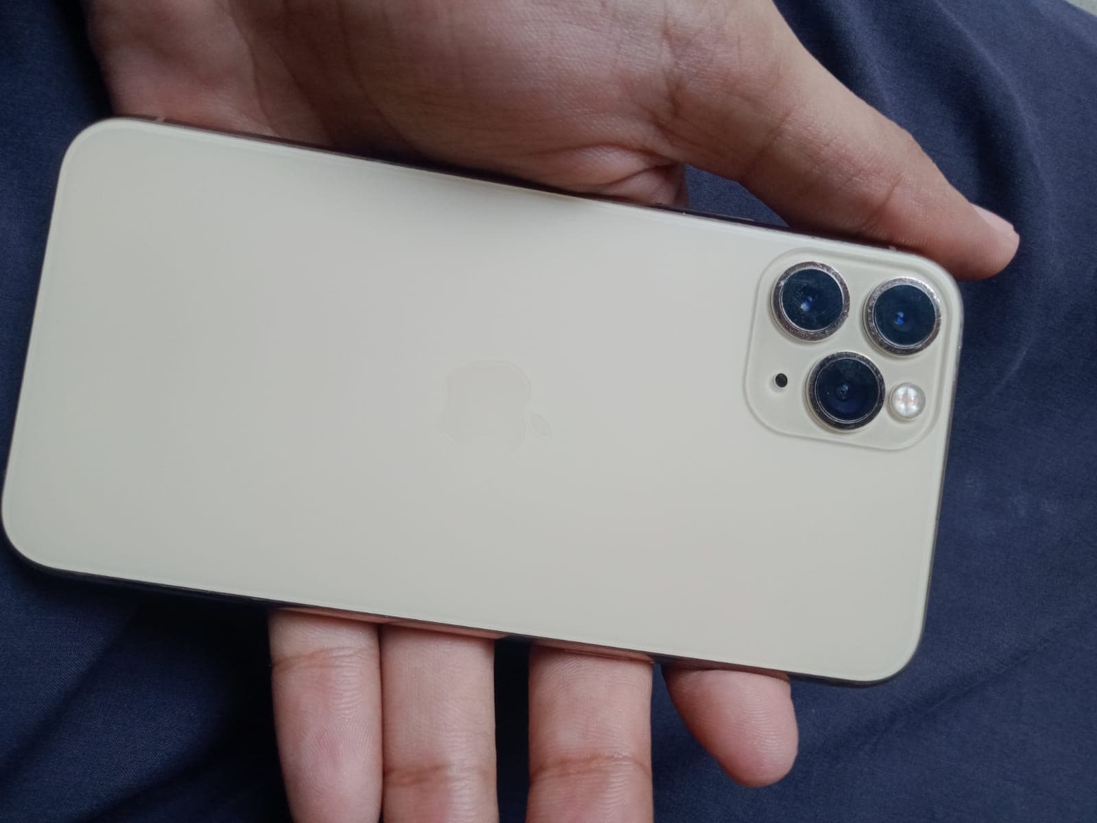 Apple iPhone 11 Pro 256GB in Gold — photo 2