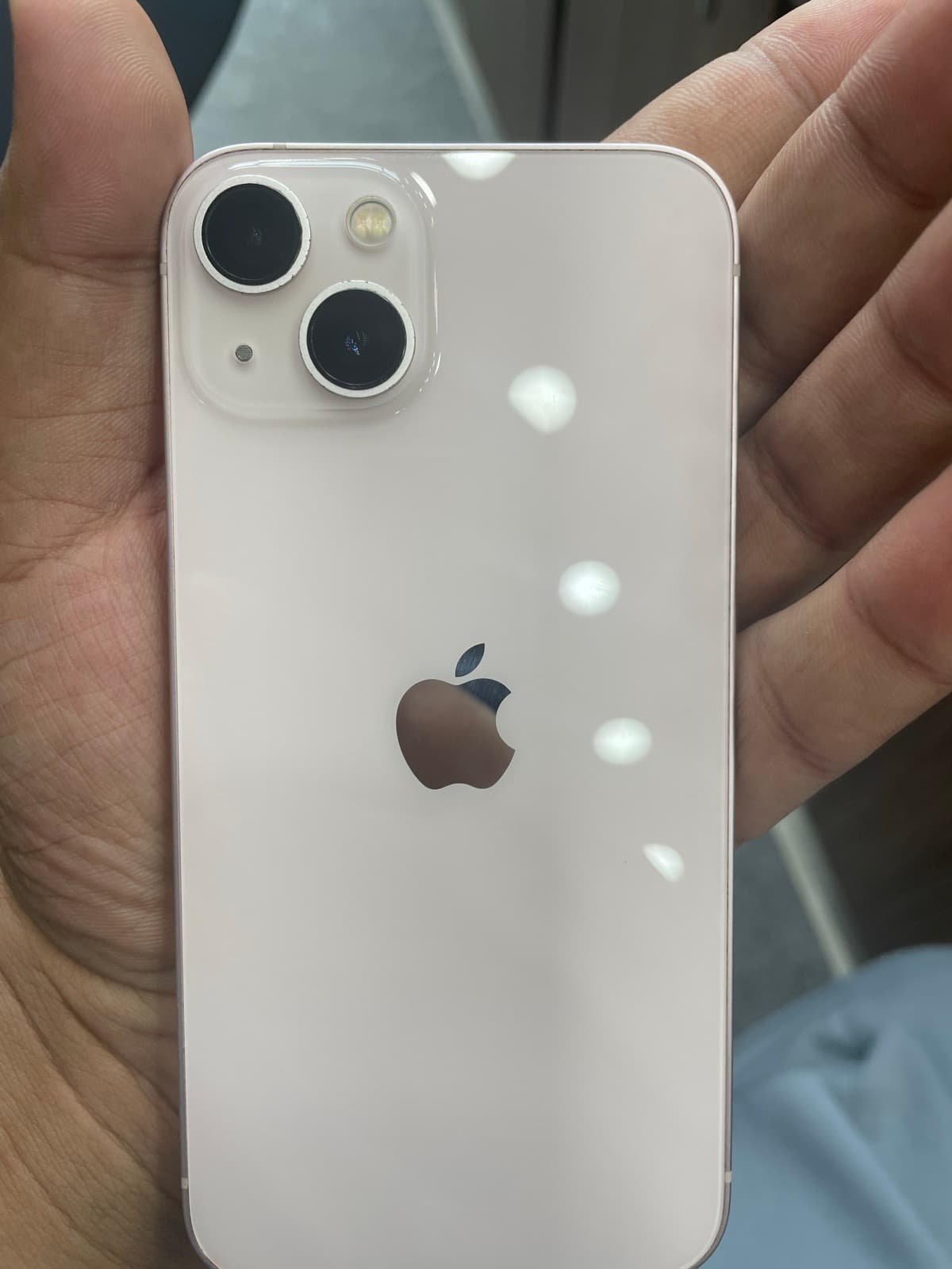 Apple iPhone 13 128GB in Pink — photo 2
