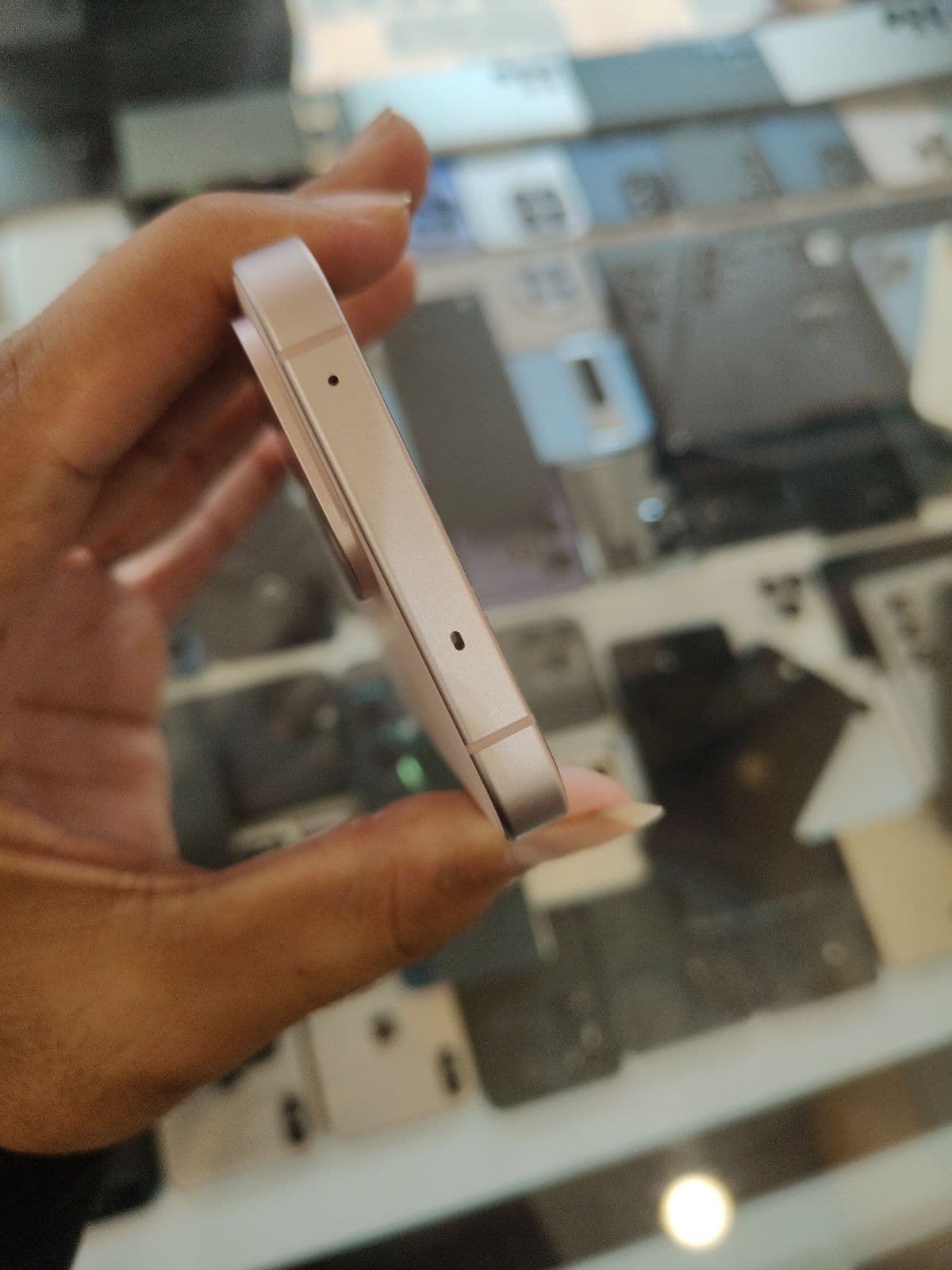 OnePlus 13T 12GB / 256GB in Heart-pounding Pink — photo 5