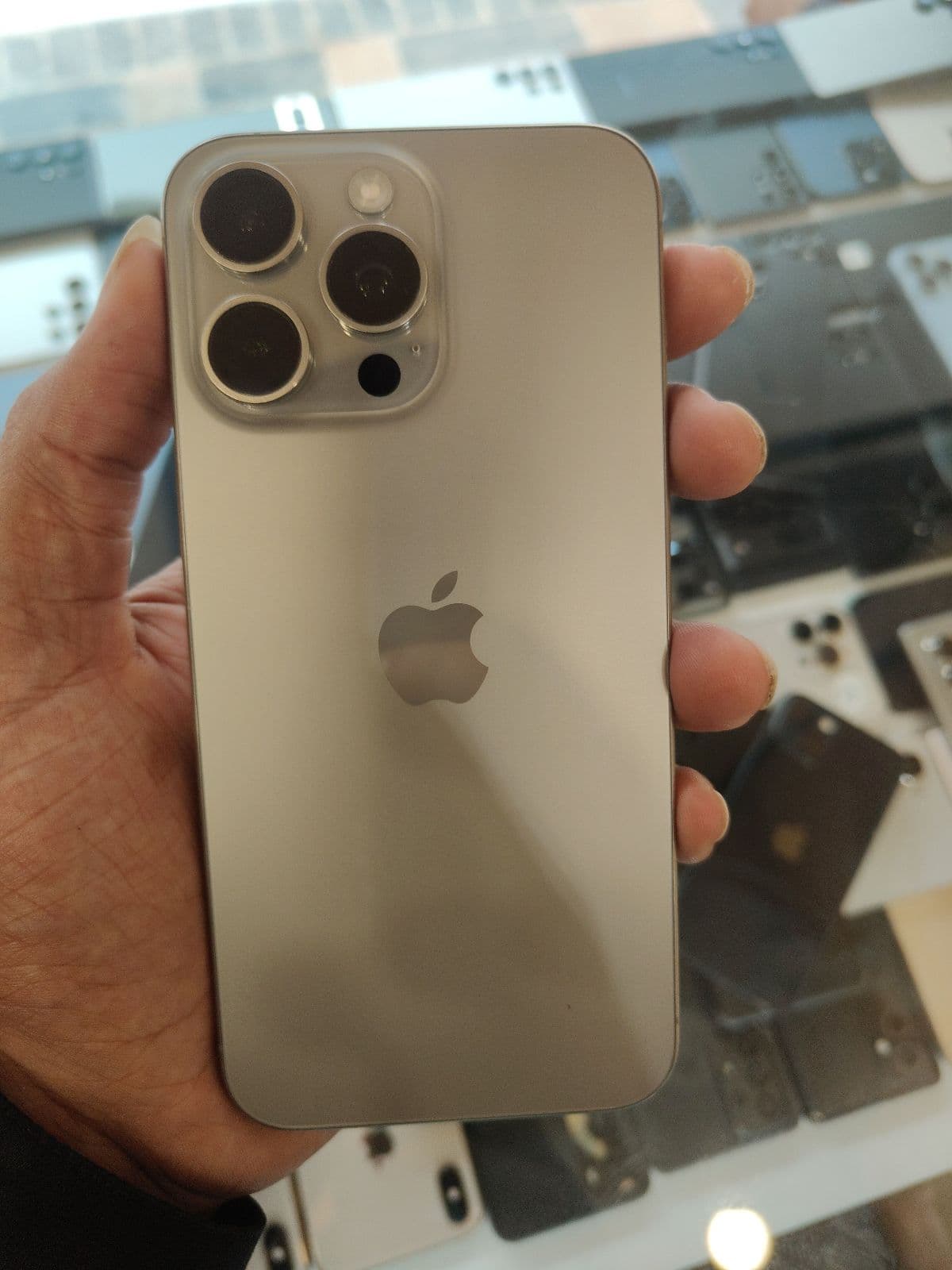 iPhone 15 Pro Max · 256GB