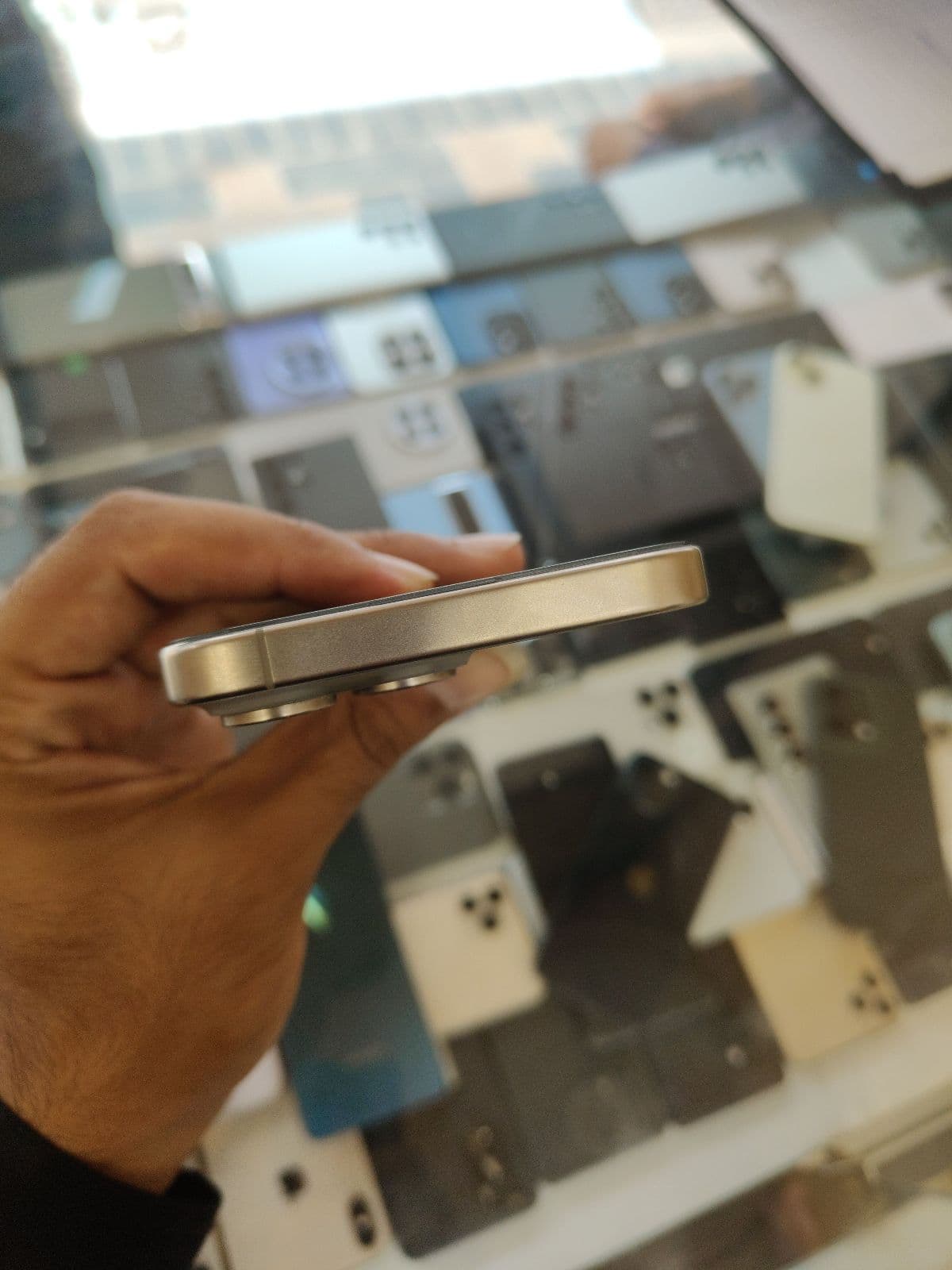 Apple iPhone 15 Pro Max 256GB in Natural Titanium — photo 5