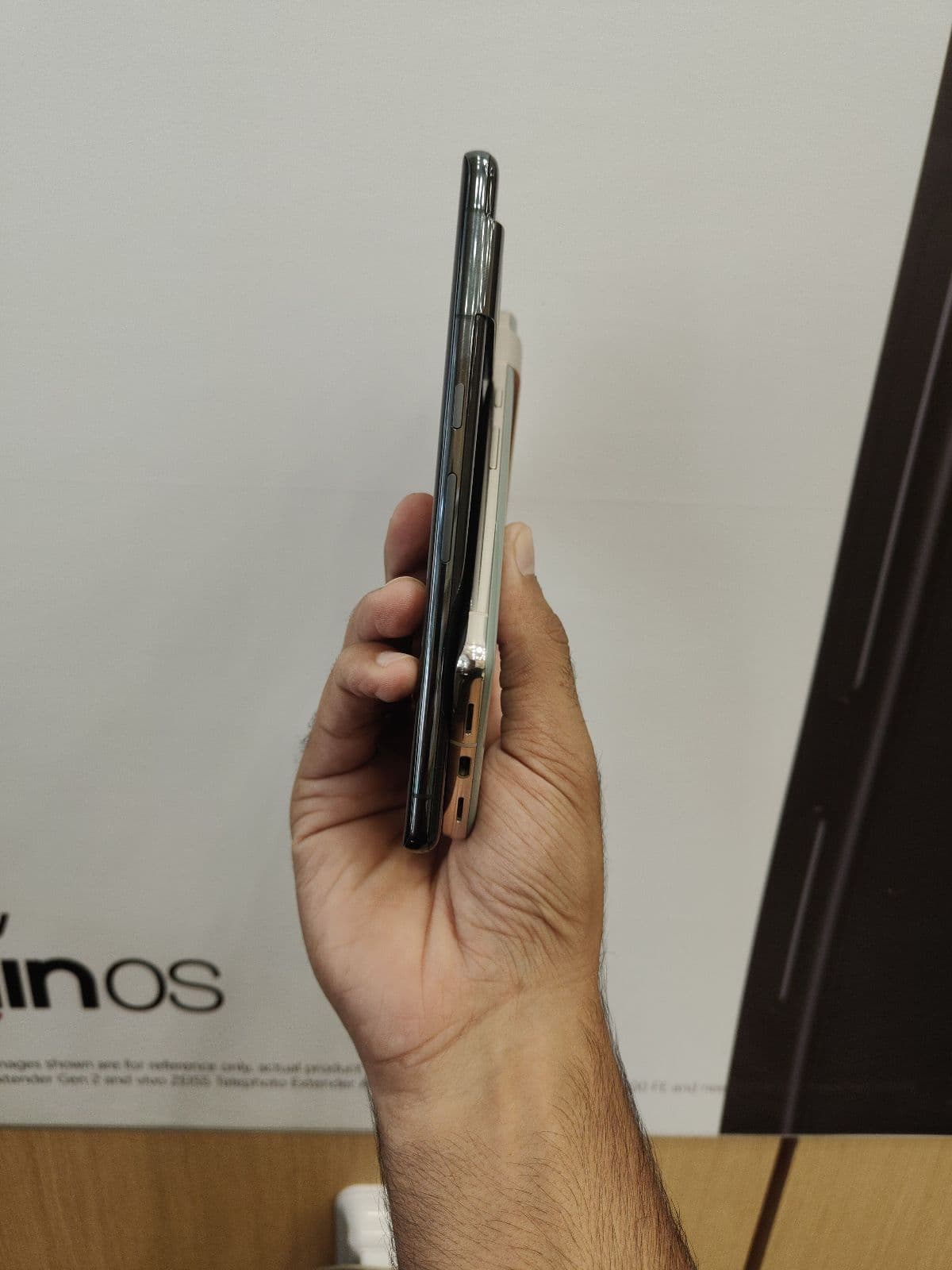 Google Pixel 7 Pro 12GB / 128GB in Hazel — photo 2
