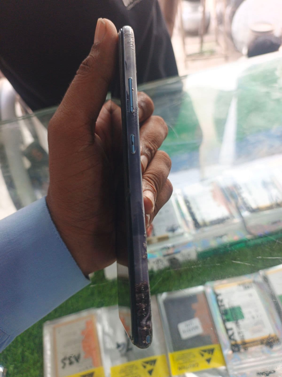 Infinix Hot 10 4GB / 64GB in Ocean Wave — photo 4