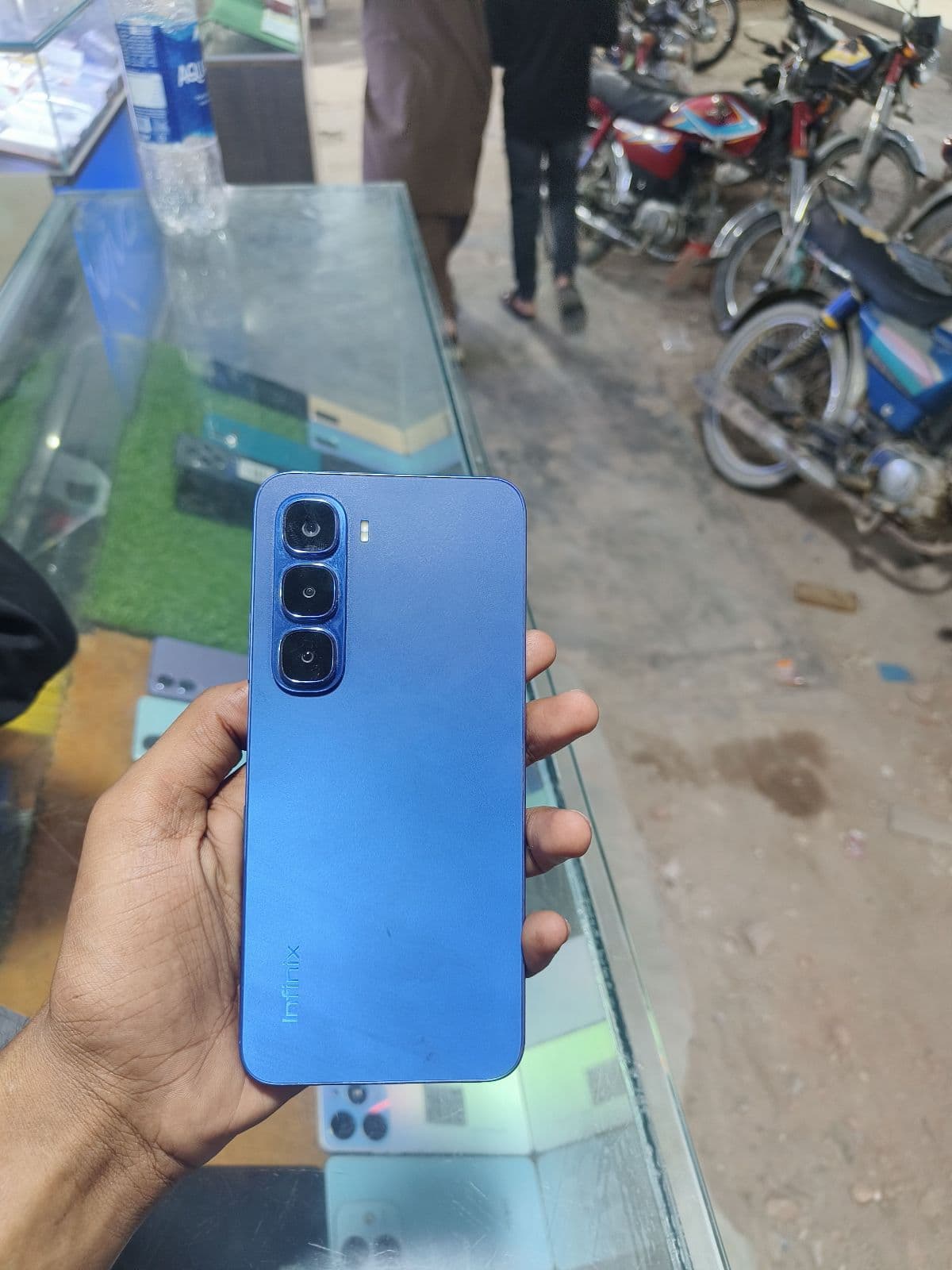 Infinix Hot 60i · 6GB / 128GB