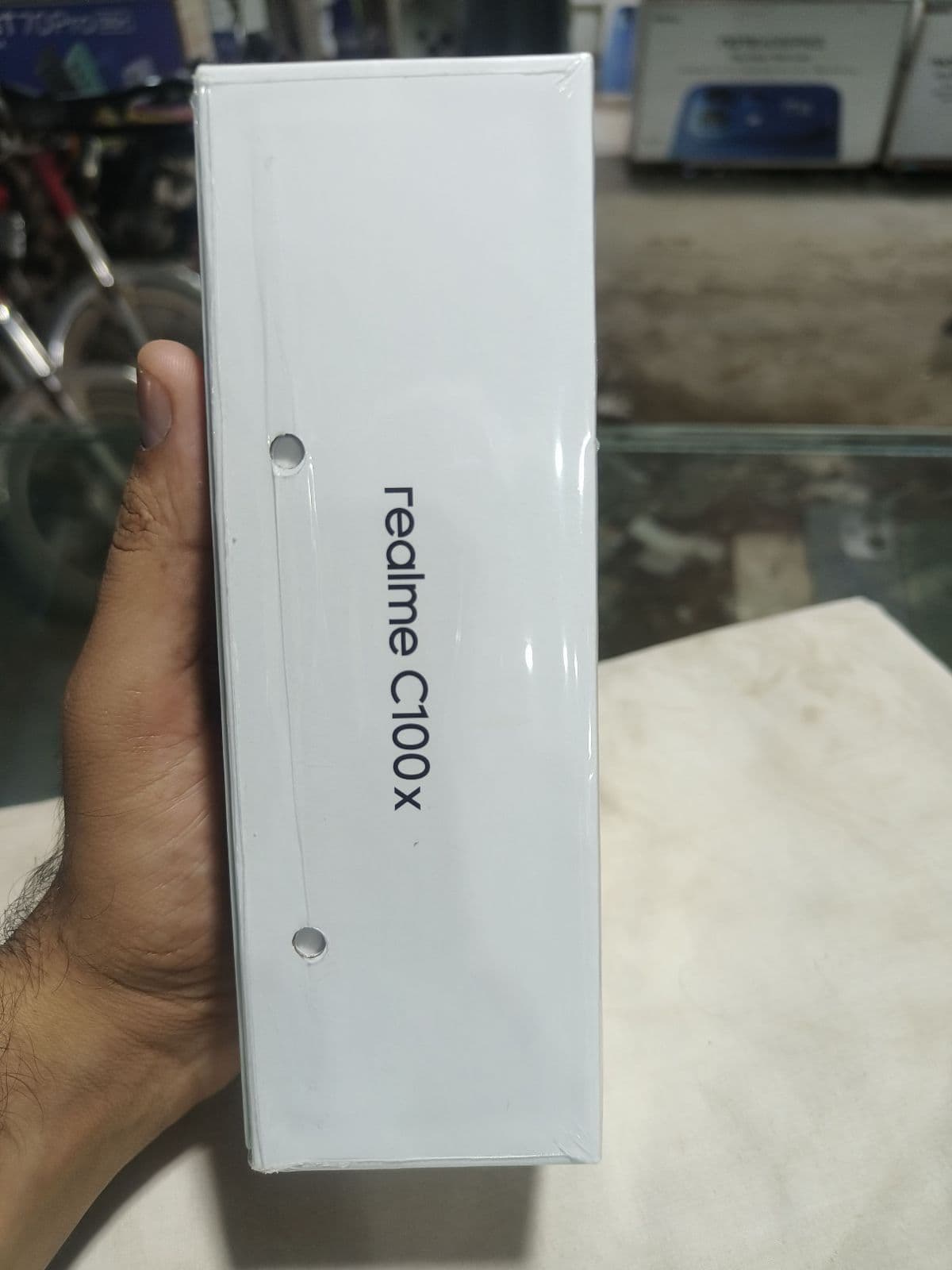 Realme C100x 6GB / 128GB in Golden Coast — photo 4