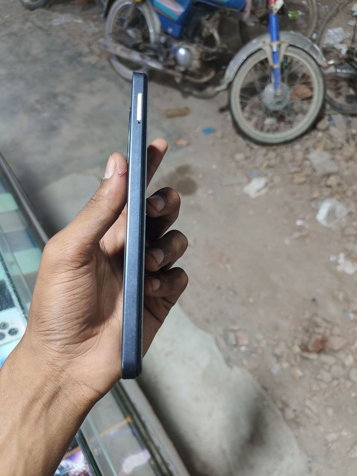 Infinix Smart 8 Pro 4GB / 64GB in Timber Black — photo 4