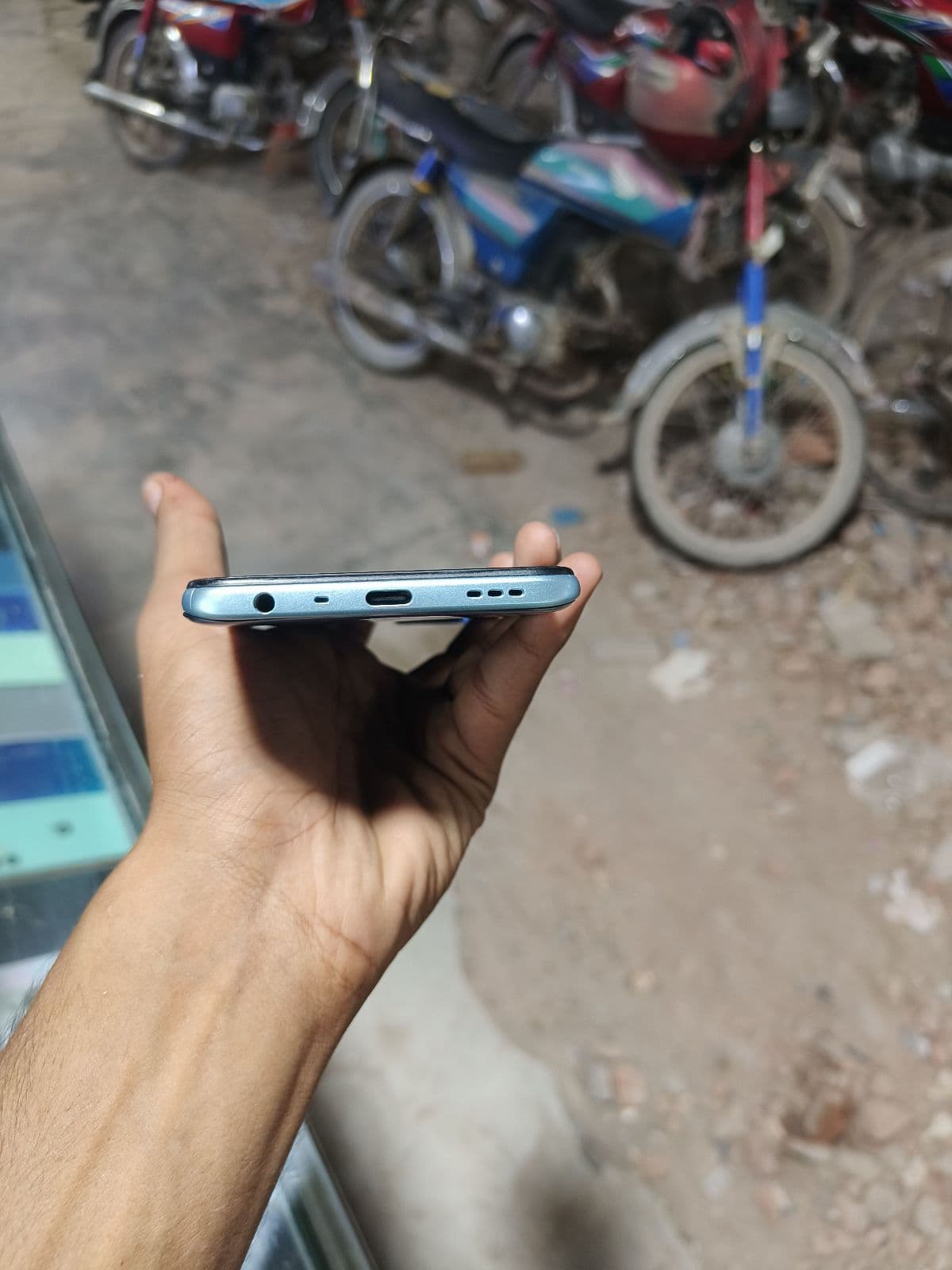 Oppo A54 4GB / 128GB in Starry Blue — photo 3