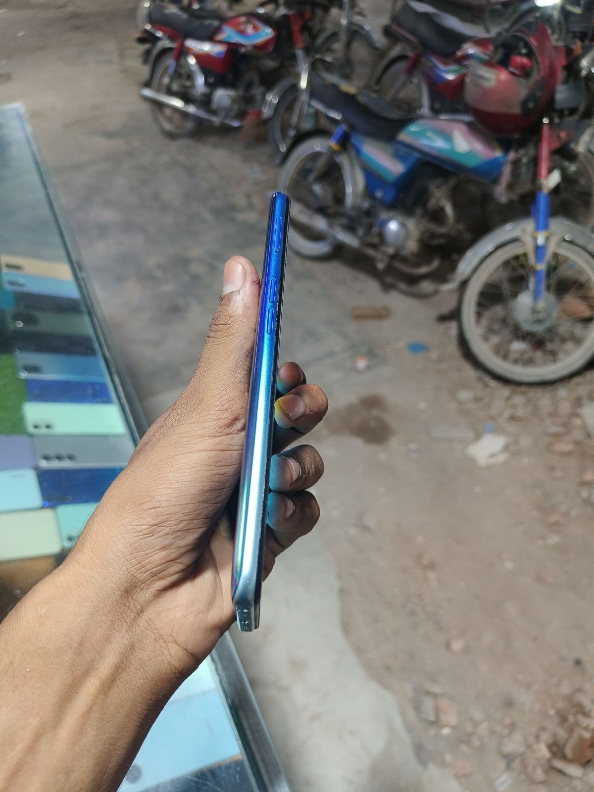 Oppo A54 4GB / 128GB in Starry Blue — photo 4