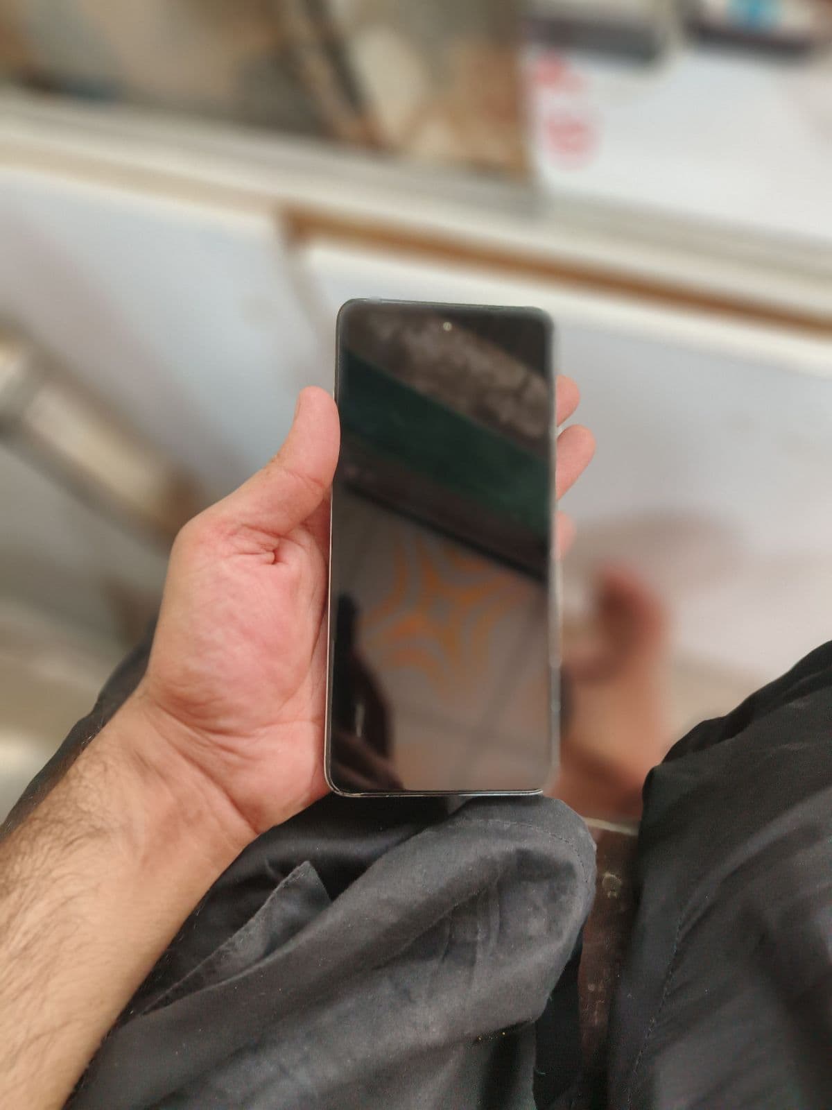 Tecno Spark 20C 4GB / 128GB in Frosty Ivory — photo 3