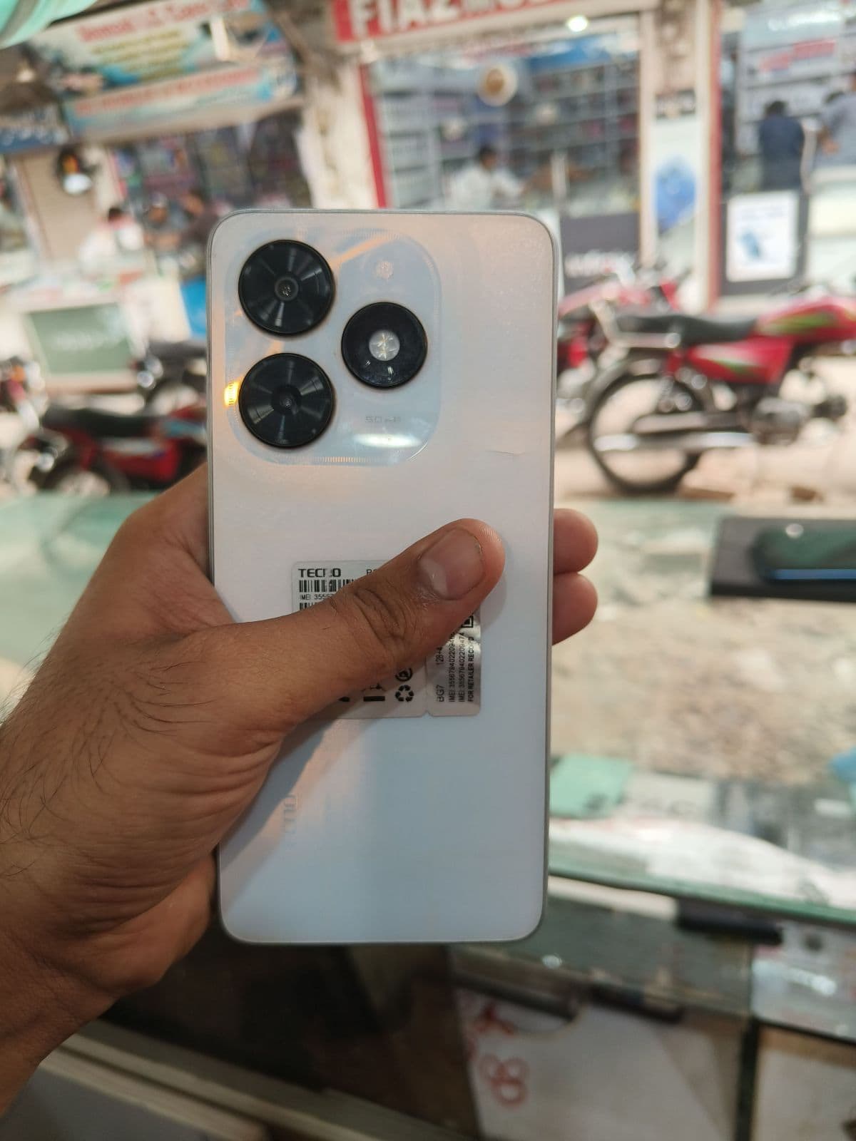 Tecno Spark 20C 4GB / 128GB in Frosty Ivory — photo 4