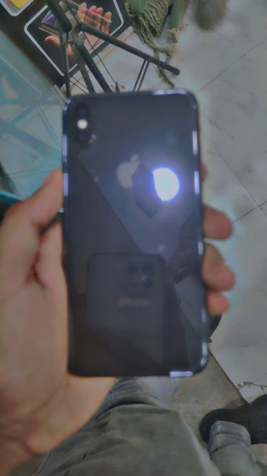iPhone X · 64GB
