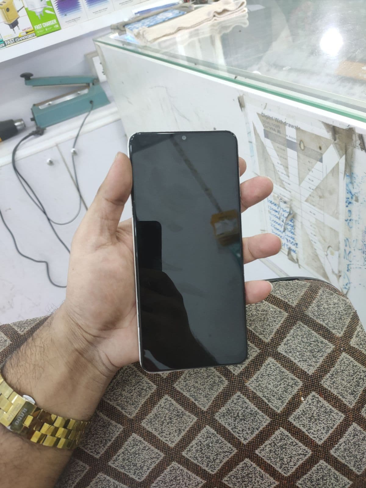 Samsung Galaxy A12 4GB / 128GB in White — photo 3