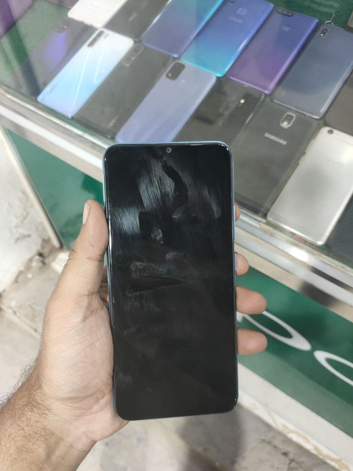Realme C21 3GB / 32GB in Cross Blue — photo 2