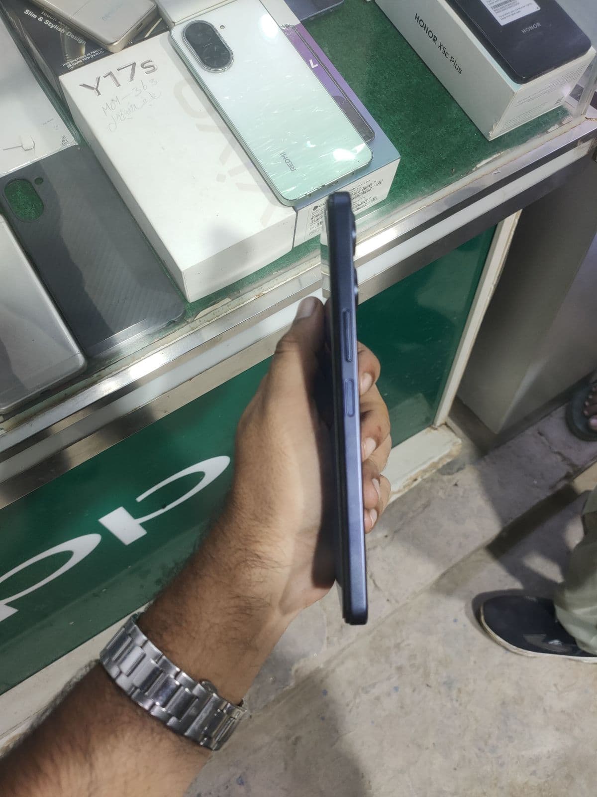 Vivo Y05 4GB / 64GB in Voyage Black — photo 4