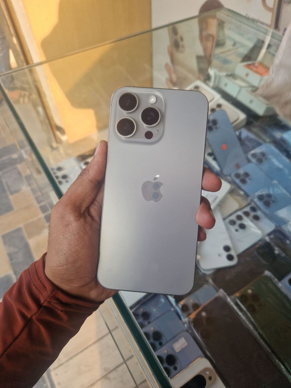 iPhone 15 Pro Max · 256GB
