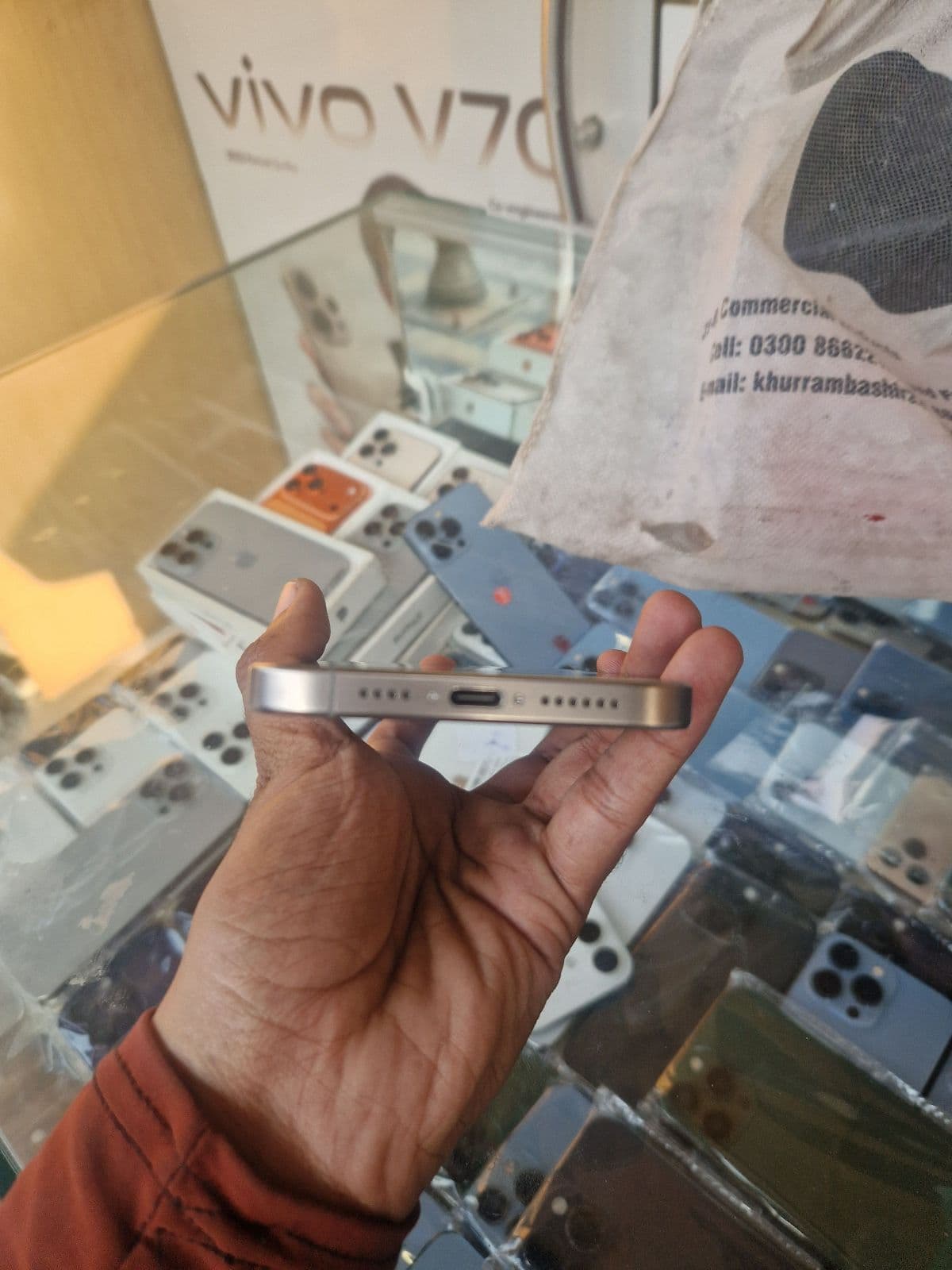 Apple iPhone 15 Pro Max 256GB in Black Titanium — photo 3