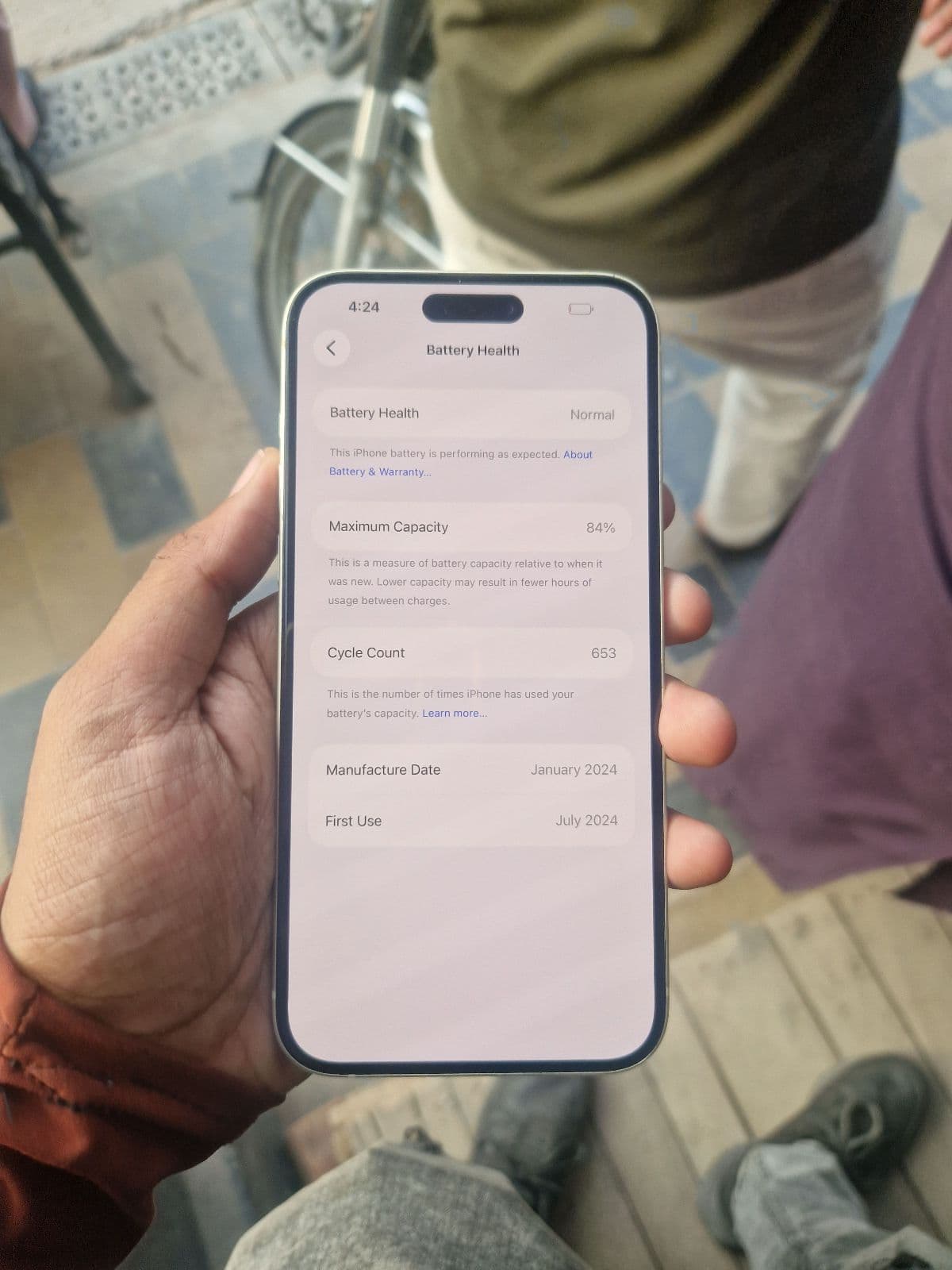 Apple iPhone 15 Plus 128GB in Yellow — photo 2