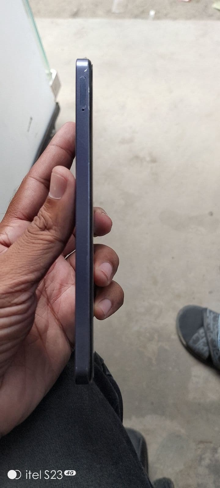 Realme Note 60 4GB / 128GB in Marble Black — photo 4