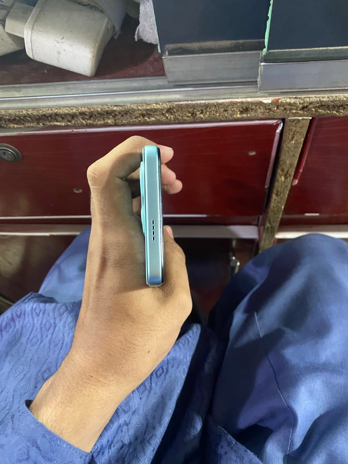 Infinix Smart 9 4GB / 128GB in Mint Green — photo 3
