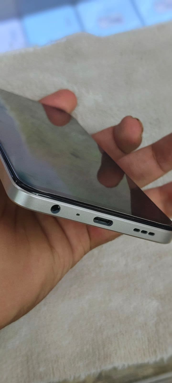 Infinix Hot 60i 6GB / 128GB in Titanium Silver — photo 5