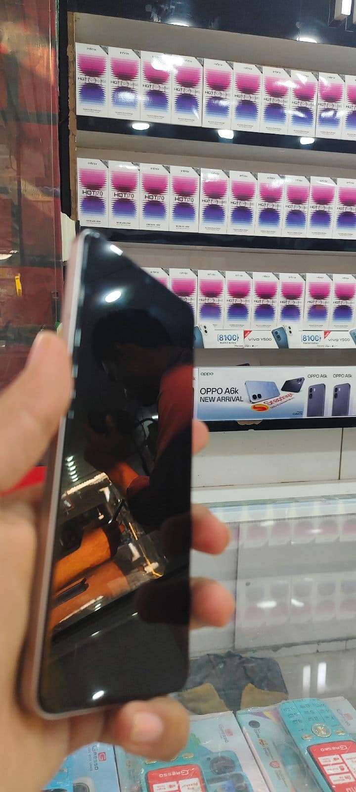 Vivo Y04 6GB / 128GB in Jade Green — photo 5