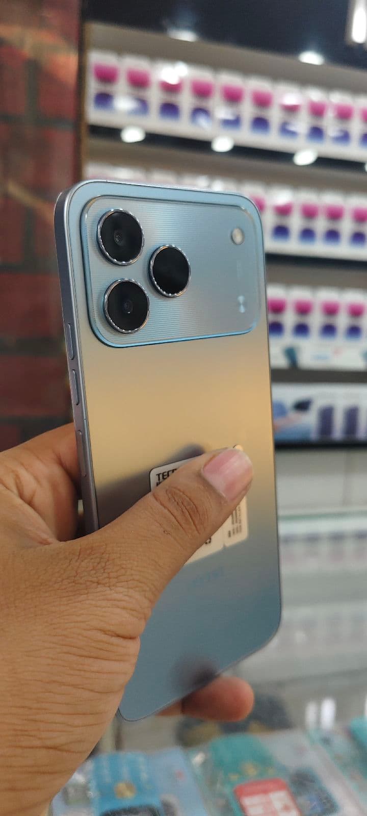 Tecno Spark 50 6GB / 128GB in Halo Blue — photo 3