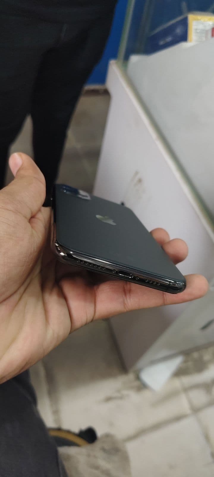 Apple iPhone 11 Pro Max 256GB in Space Gray — photo 3