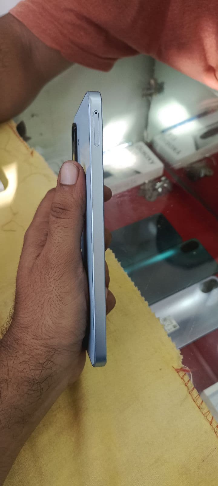 Samsung Galaxy A17 8GB / 256GB in Light Blue — photo 3