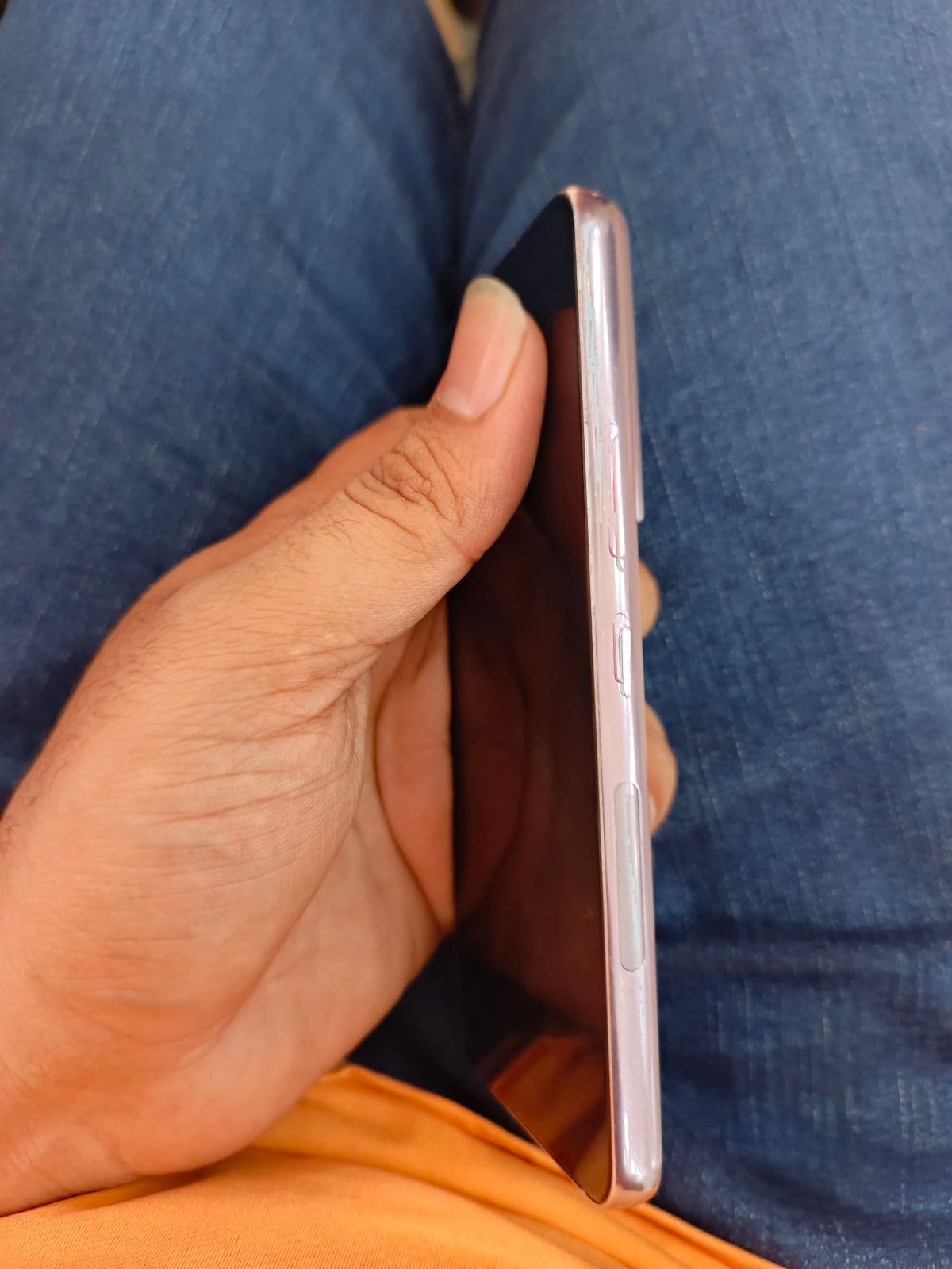 Samsung Galaxy S22 8GB / 128GB in Pink Gold — photo 3