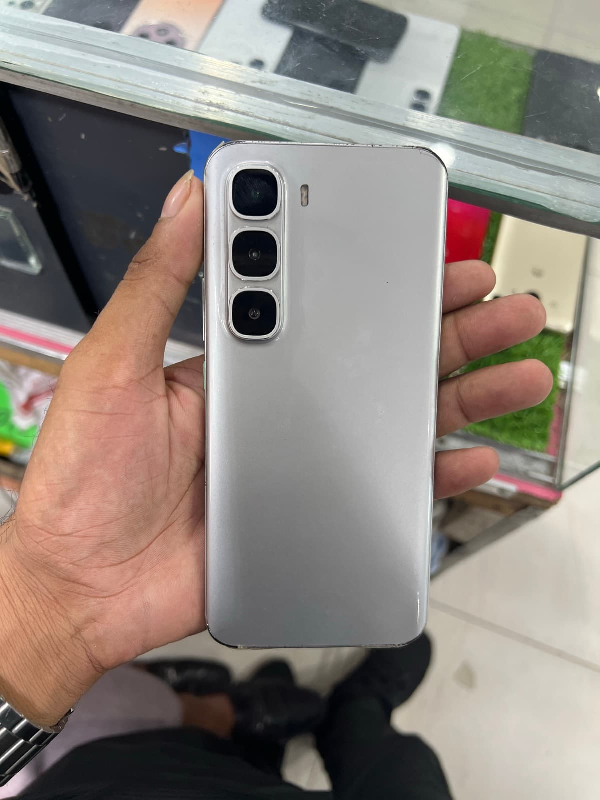 Infinix Hot 60 Pro+ 8GB / 256GB in Titanium Grey — photo 1