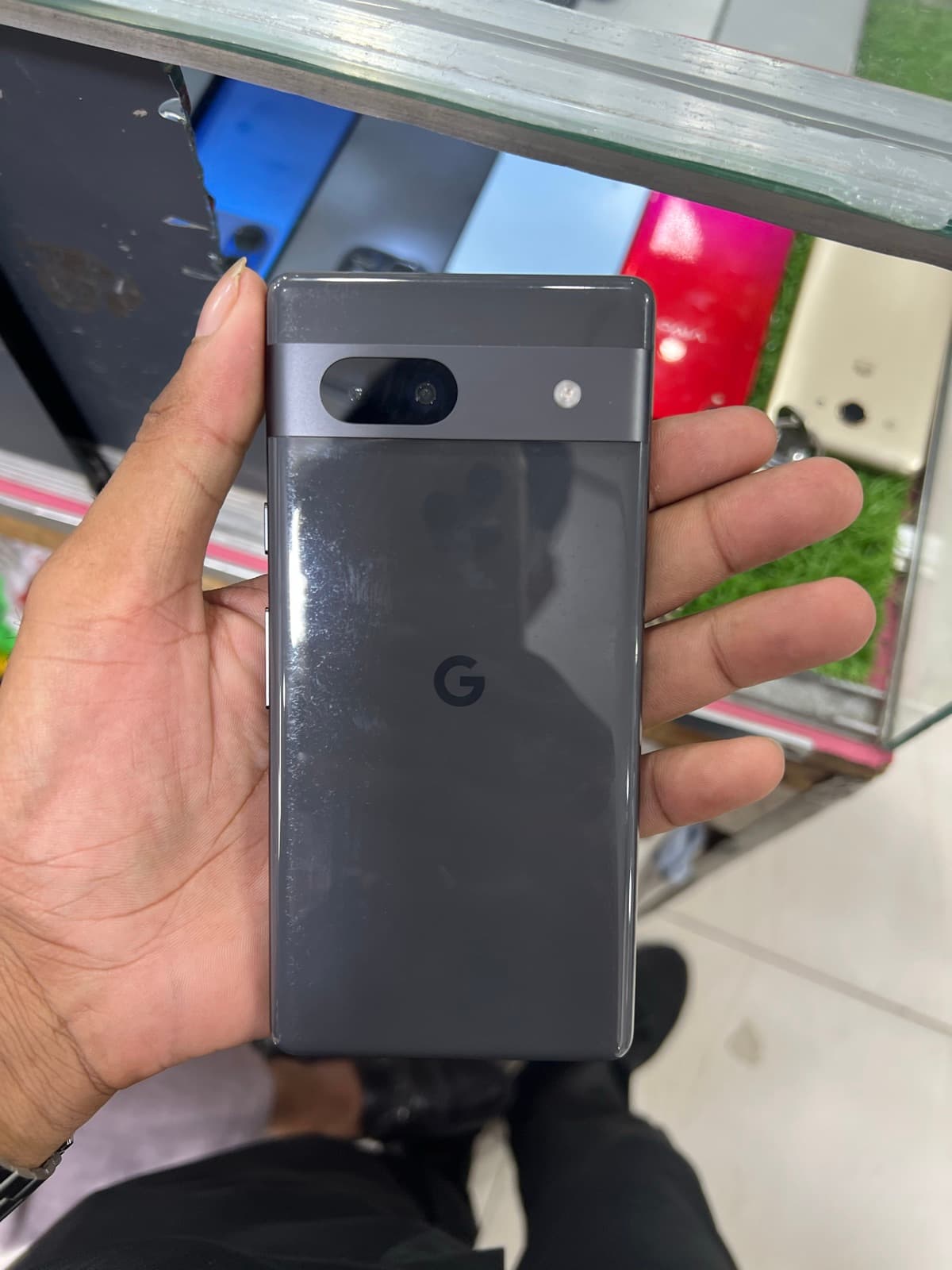 Google Pixel 7a 8GB / 128GB in Charcoal — photo 1