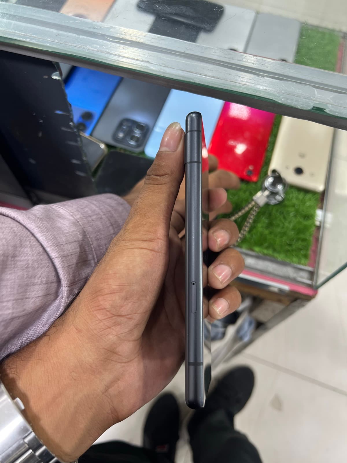 Google Pixel 7a 8GB / 128GB in Charcoal — photo 3