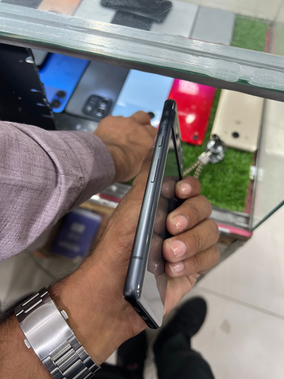 Google Pixel 7a 8GB / 128GB in Charcoal — photo 4