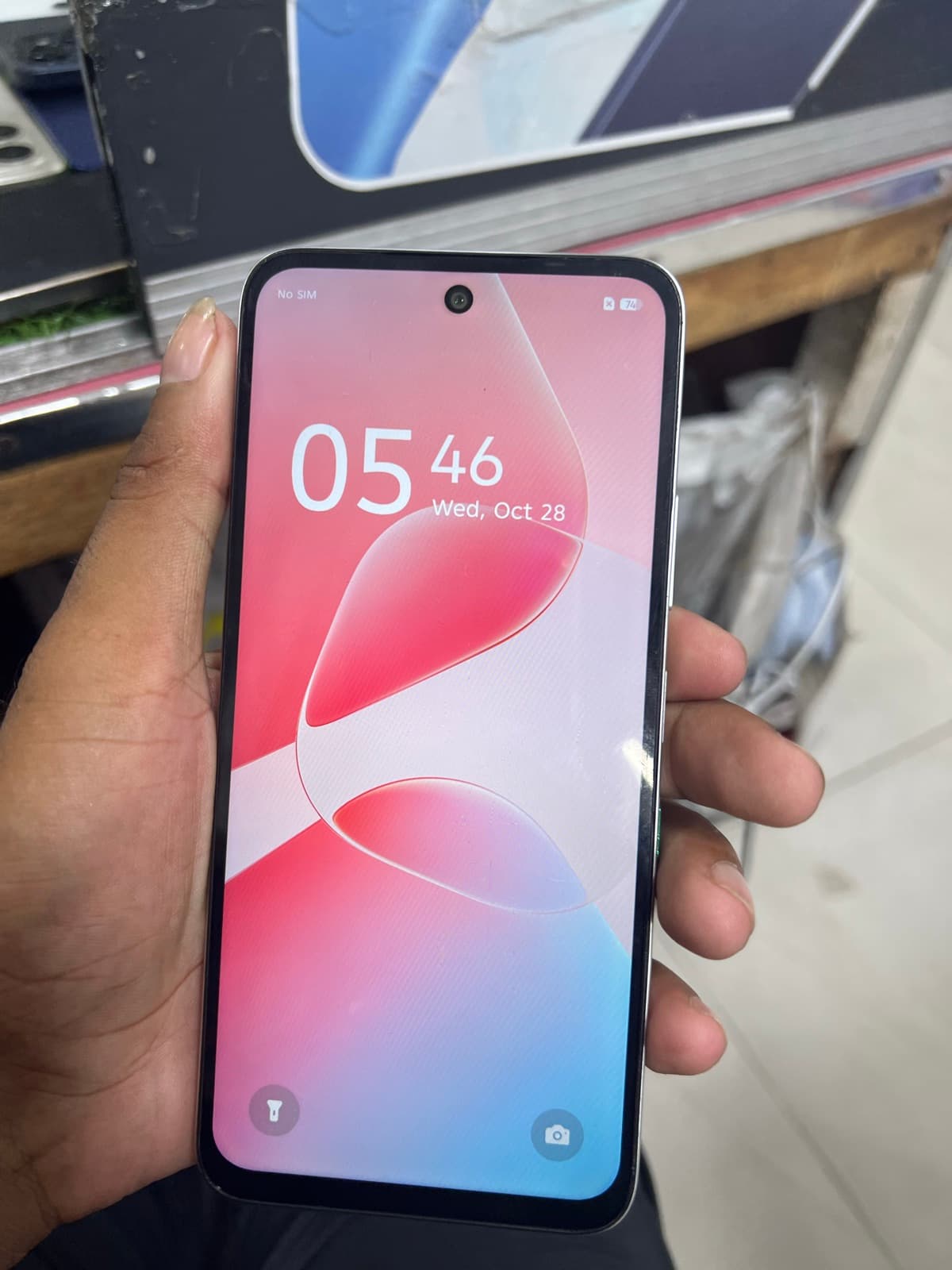 Infinix Hot 60i 6GB / 128GB in Titanium Silver — photo 2