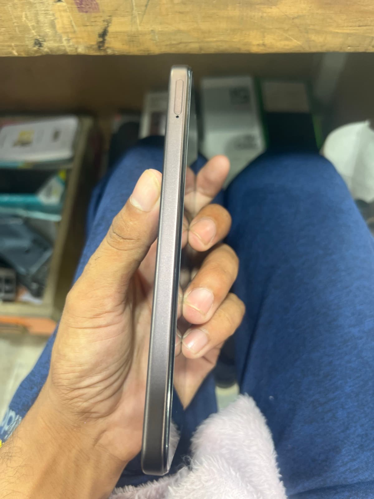 Oppo A6c 4GB / 64GB in Stone Brown — photo 4