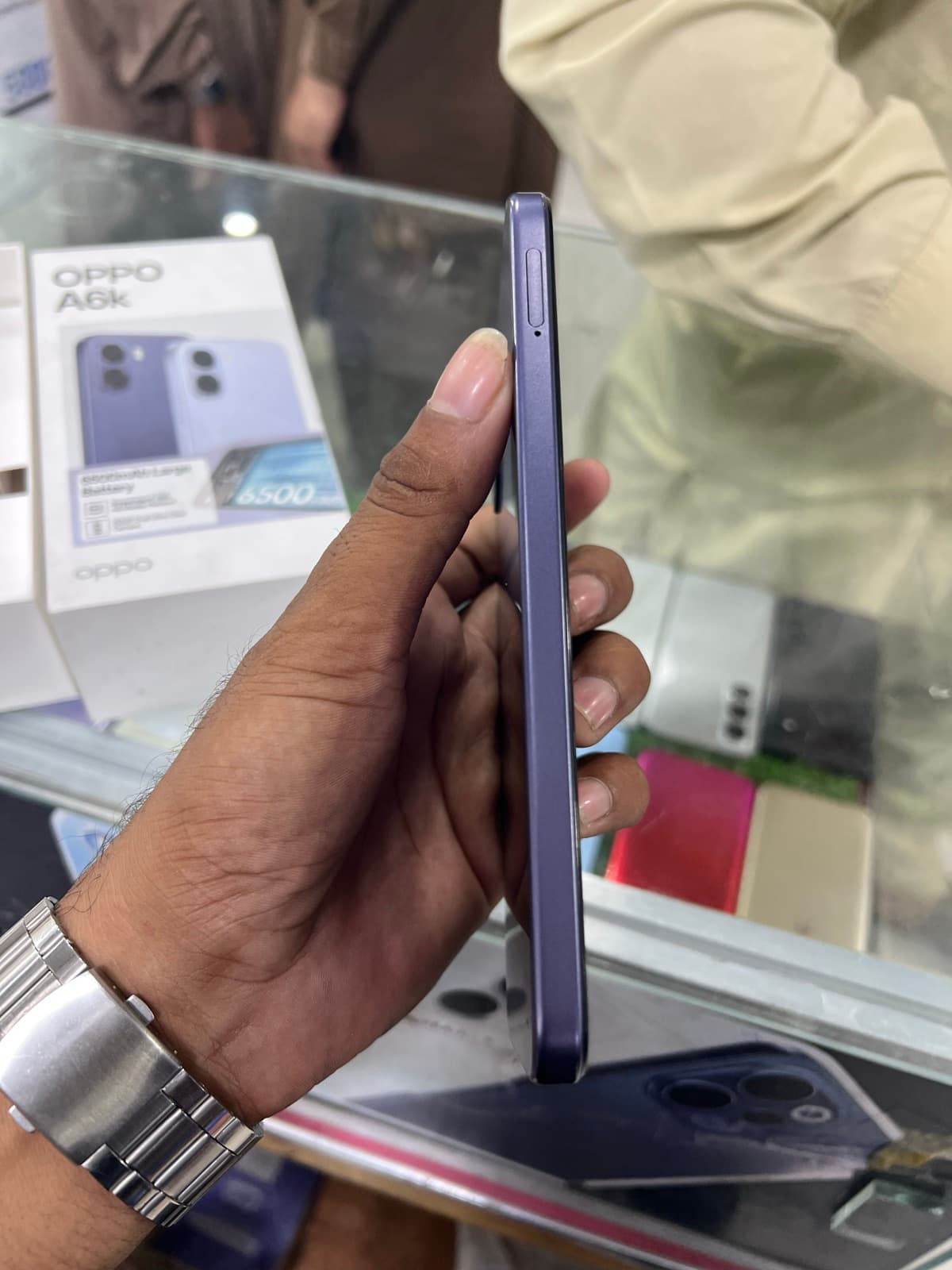 Oppo A6k 6GB / 128GB in Crystal Violet — photo 3