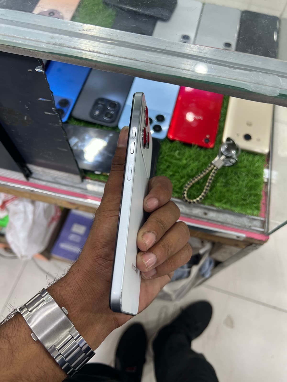Tecno Spark 40 6GB / 128GB in Veil White — photo 3