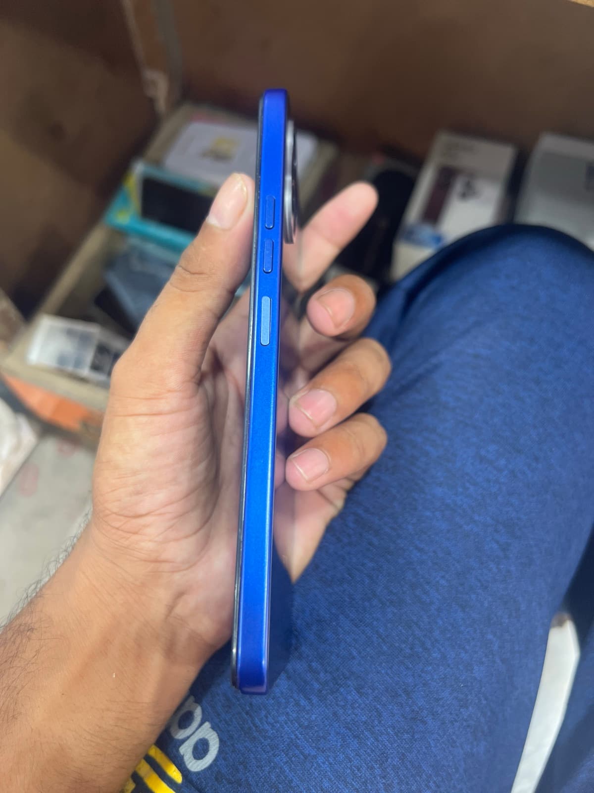 Tecno Spark Go 3 4GB / 128GB in Galaxy Blue — photo 3