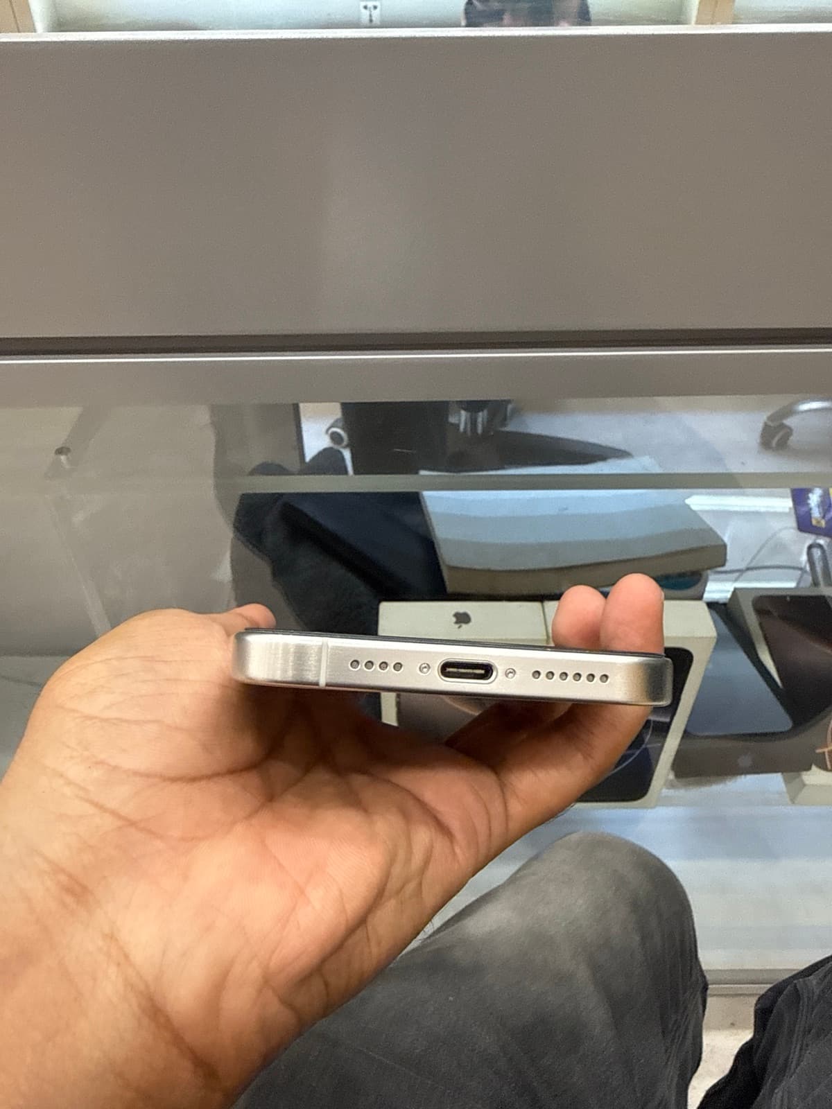 Apple iPhone 15 Pro Max 256GB in White Titanium — photo 3