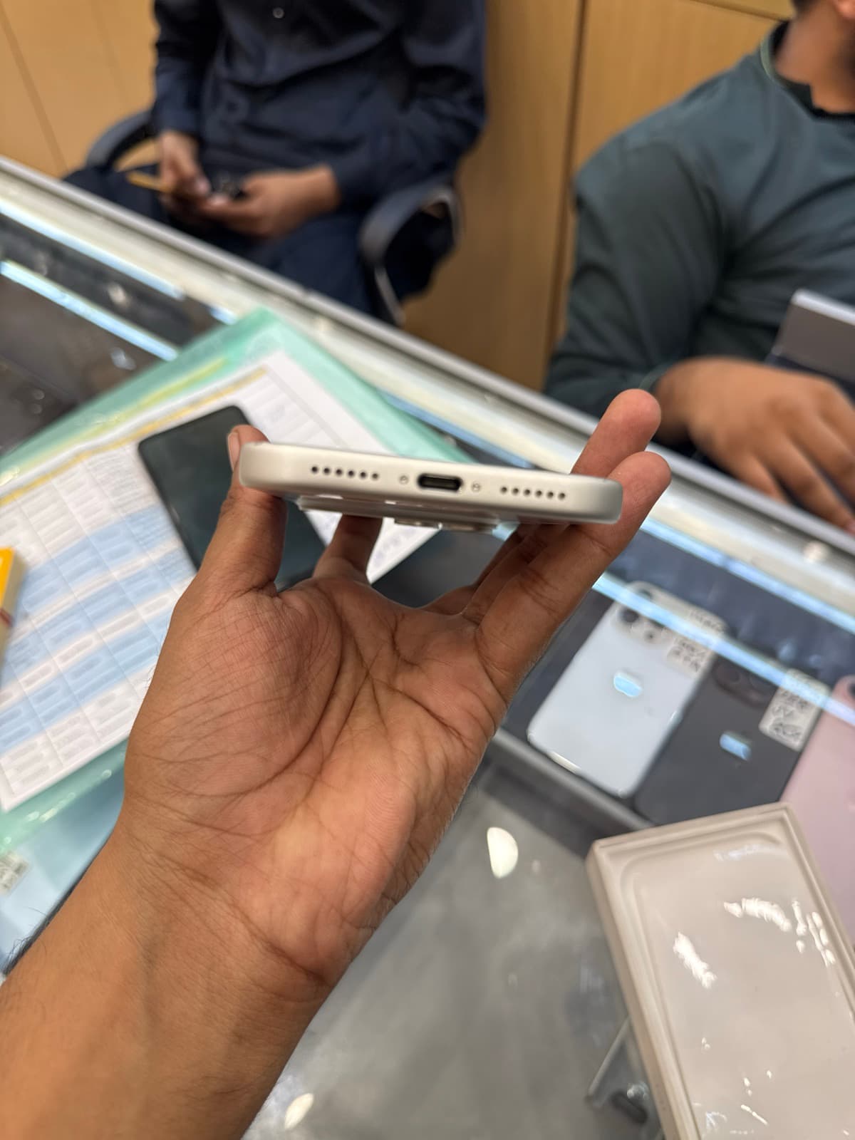 Apple iPhone 17 Pro Max 256GB in Silver — photo 4