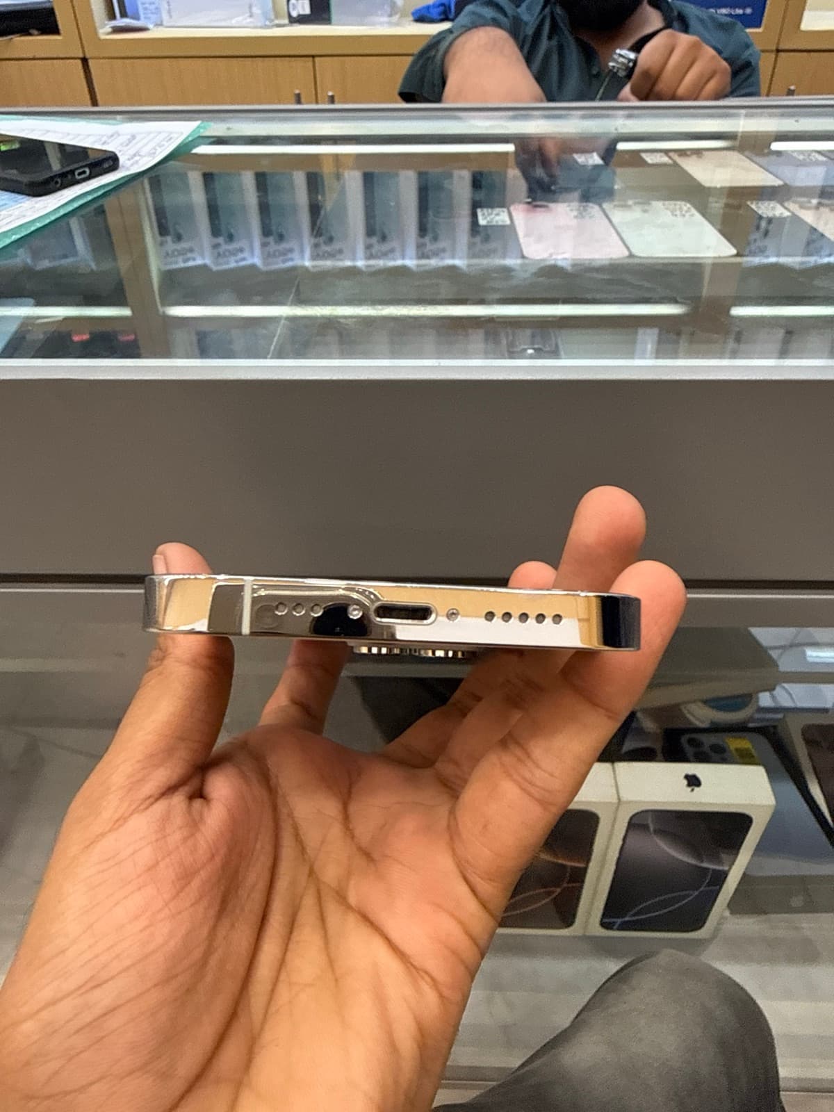 Apple iPhone 14 Pro Max 256GB in Silver — photo 3