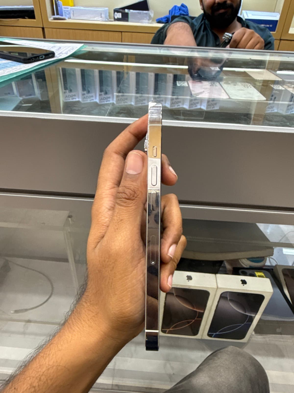 Apple iPhone 14 Pro Max 256GB in Silver — photo 4