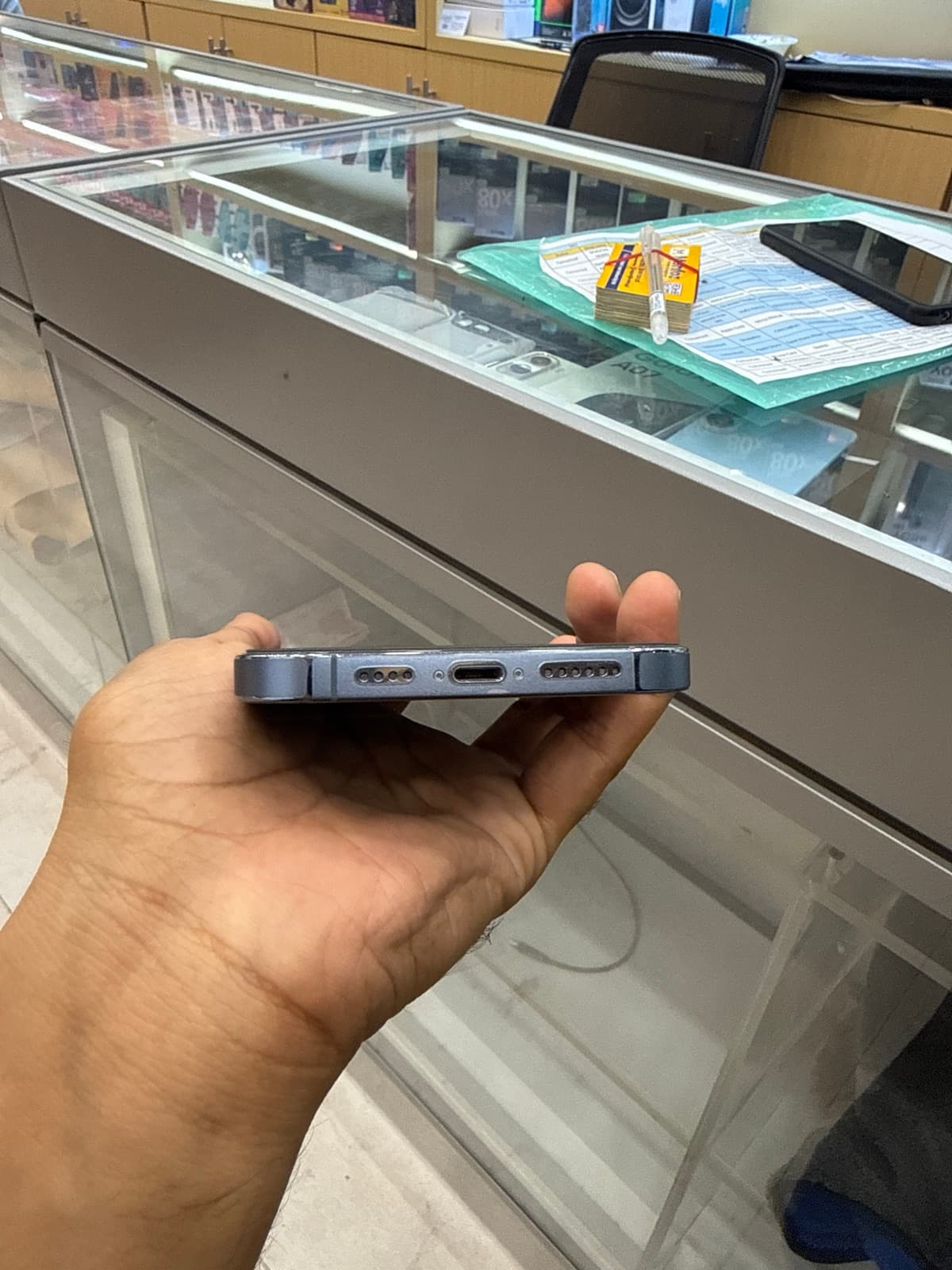 Apple iPhone 13 Pro Max 256GB in Graphite — photo 3