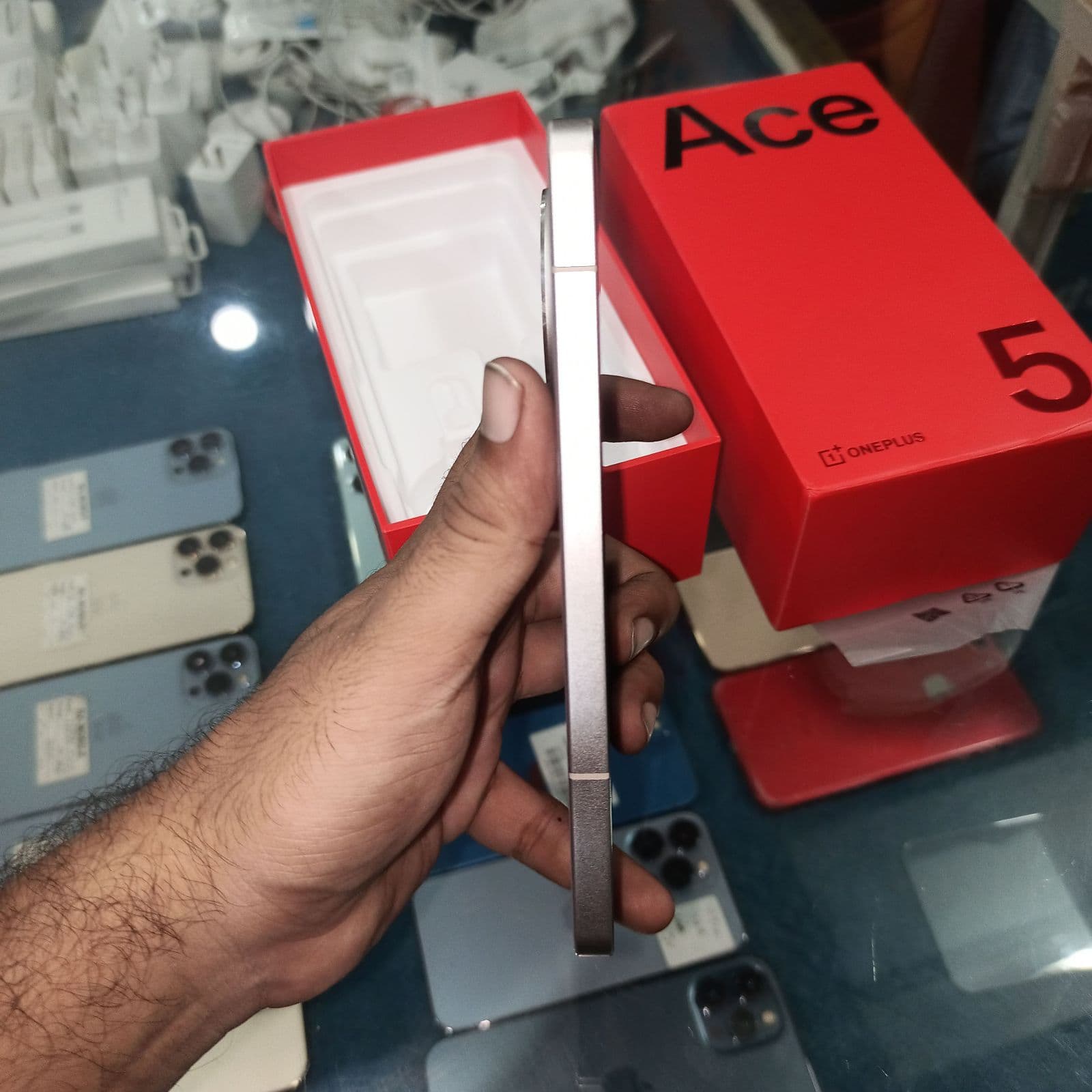 OnePlus Ace 5 12GB / 256GB in Gravity Titanium — photo 3