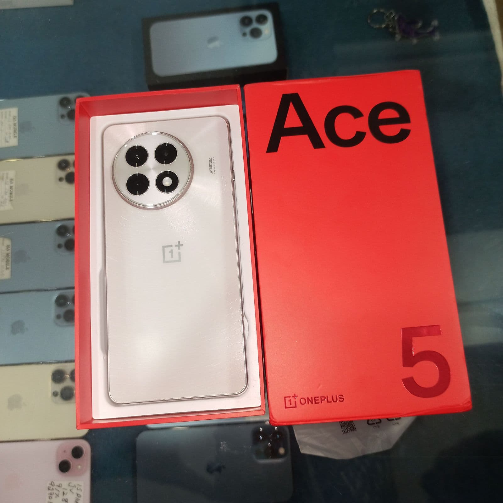 OnePlus Ace 5 · 12GB / 256GB