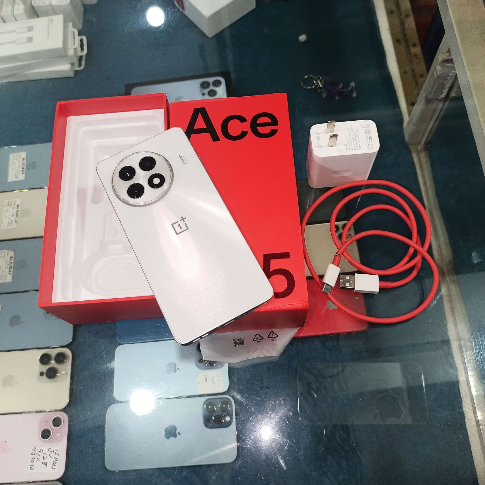 OnePlus Ace 5 12GB / 256GB in Gravity Titanium — photo 4