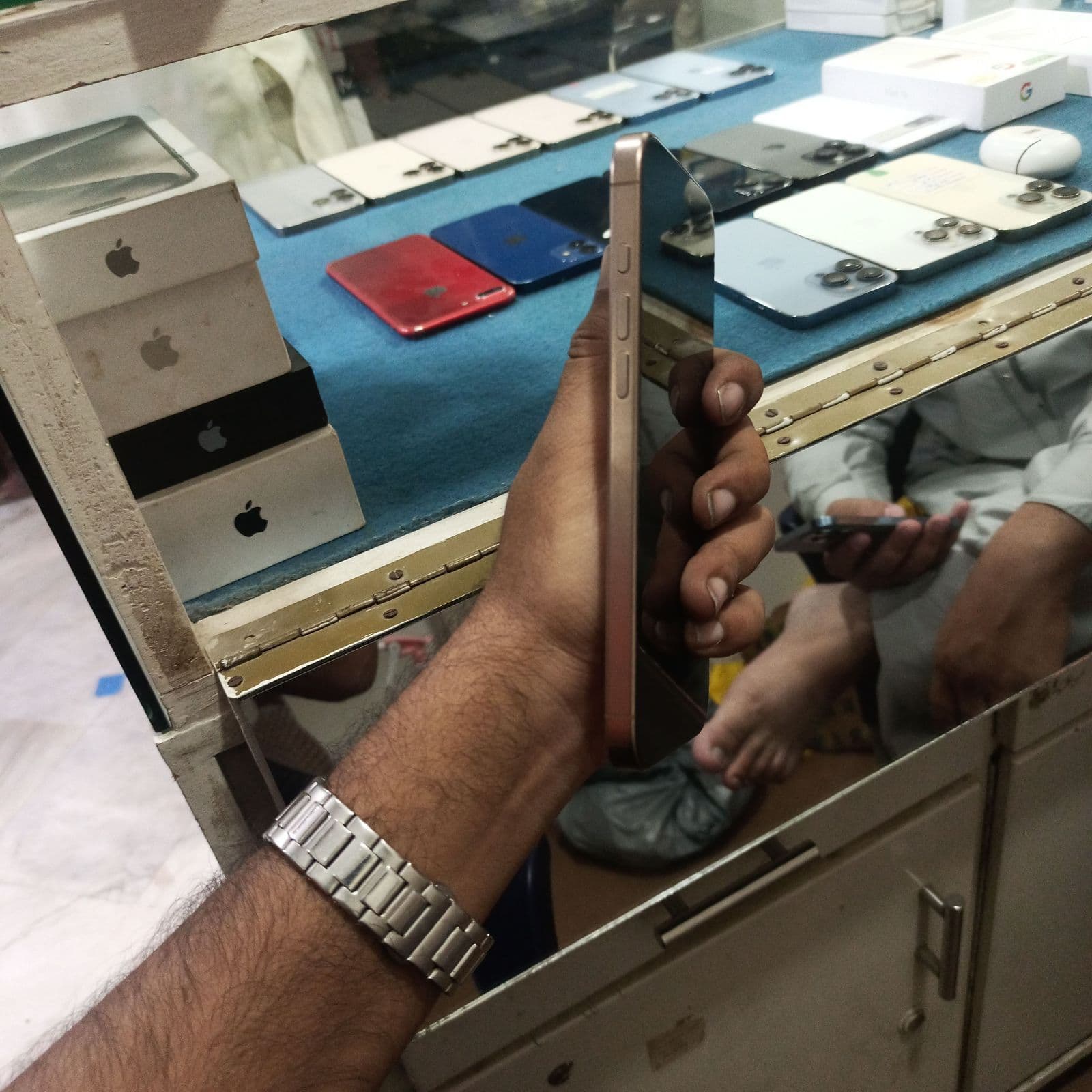 Apple iPhone 16 Pro Max 256GB in Desert Titanium — photo 3
