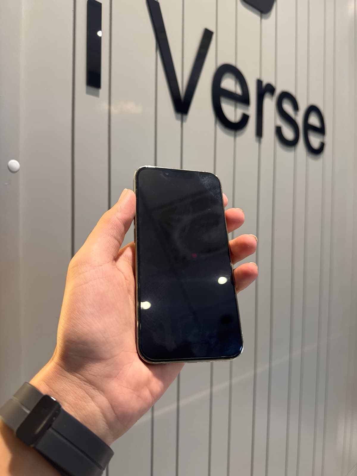 Apple iPhone 13 Pro 128GB in Gold — photo 4